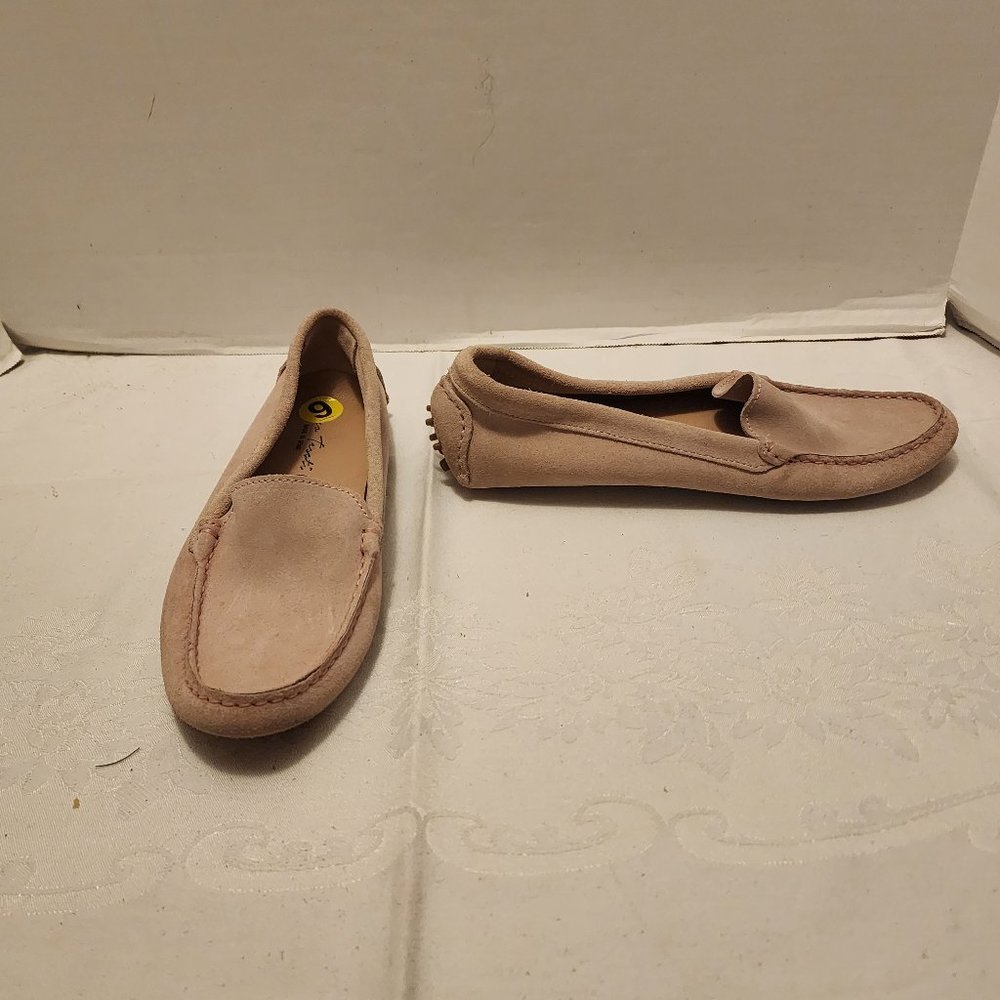 Like New Enzo Tesoti Made in Spain Pale Pink Driving Loafers Very Comfortable!